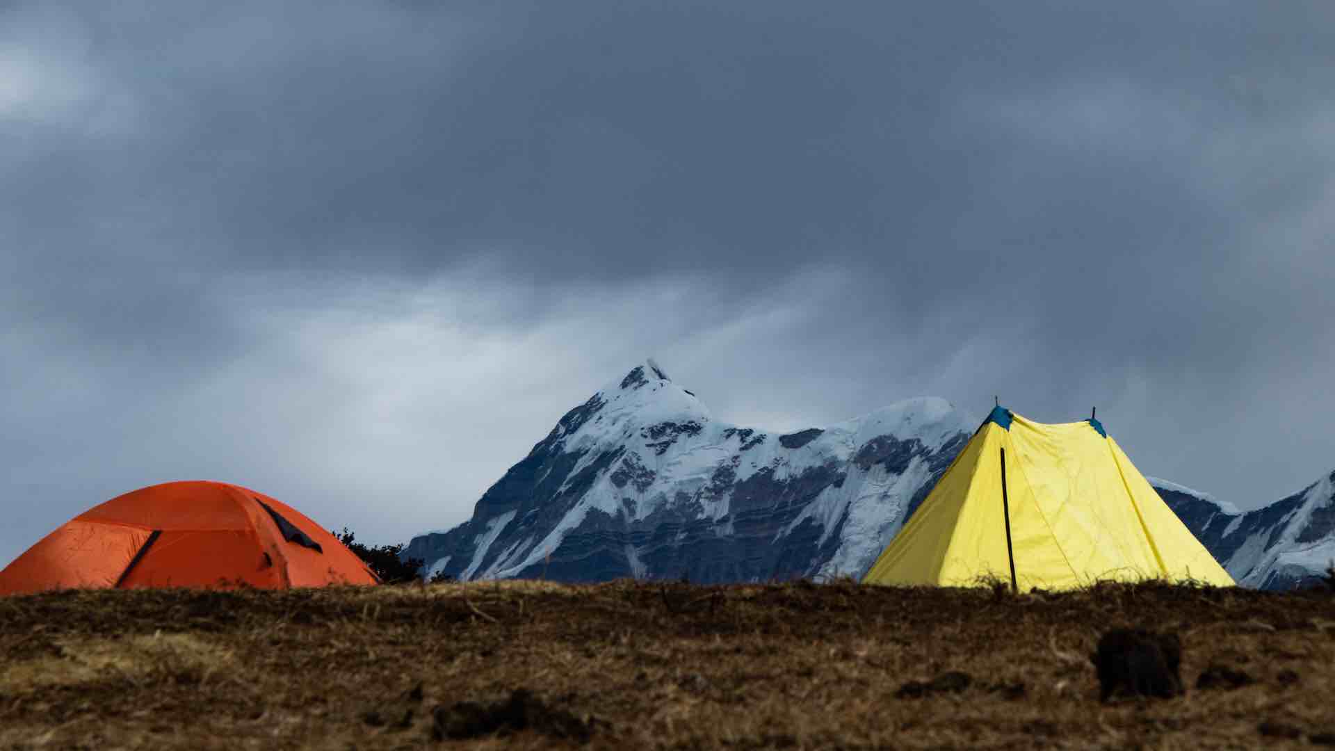 Två tält uppsatta i Sarek